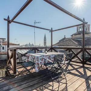 https://san-marco-vista-sui-tetti-veneziani-apartment.hotelinveneto.com